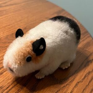 Vintage Steiff Swinny Guinea Pig Stuffed Animal
Made in the 1960s